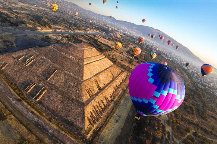 Balloon flight + Breakfast in cave + Pyramids + Pick up CDMX.