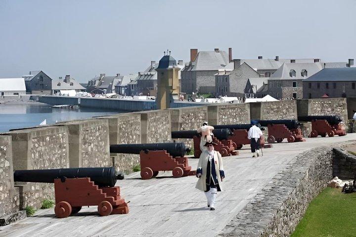 Sydney Cape Breton: Louisbourg Fortress & Lighthouse Tour