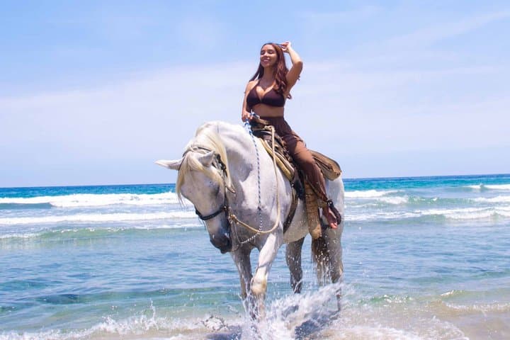 Tour a Caballo por la Selva y la Playa