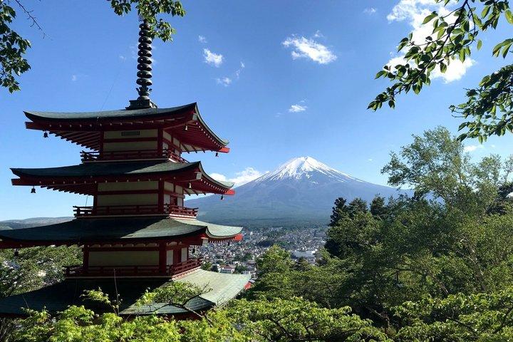 Tokyo: Mt.Fuji & Lake Kawaguchiko 1-Day Bus Tour w/Optional Lunch