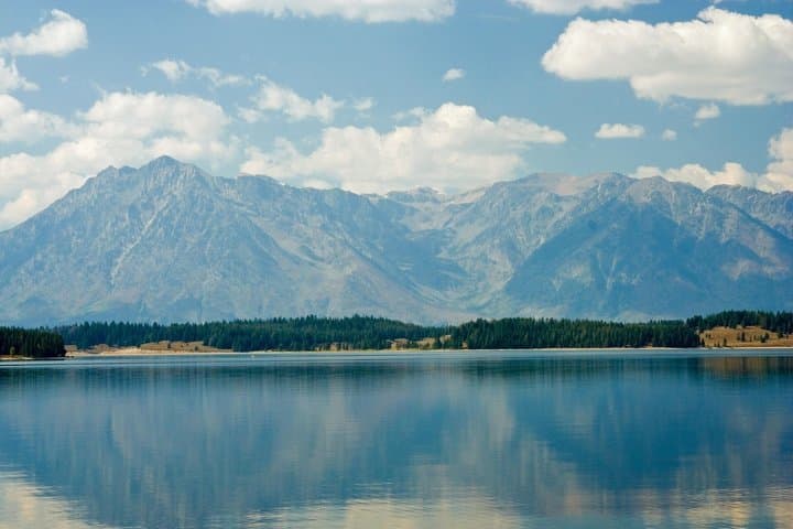 12 VIP Group Yellowstone Classic 1 Day Tour Bozeman Round Trip
