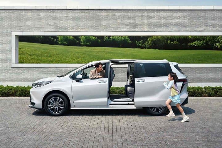 Guangzhou Private Car Service with English Speaking Driver