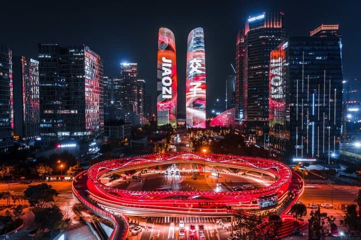 Private Chengdu Night Tour with Bamboo Fountain and Twin Towers