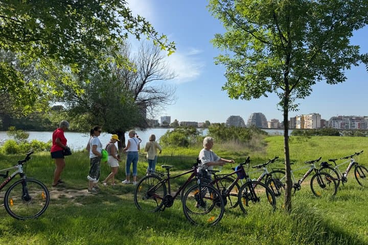 Tirana Bike Tour : City Highlights, Grand Park & Lake