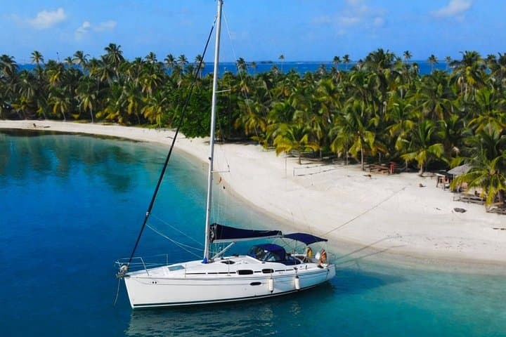 2 Days and 1 Night on a Sailboat in San Blas Islands