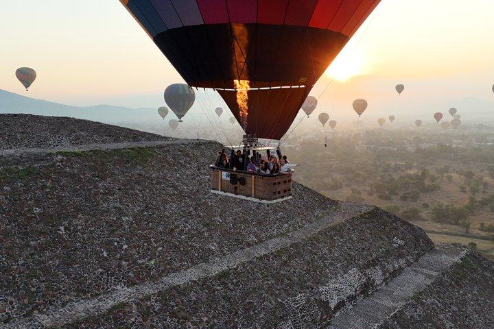 Balloon Flight+La Gruta bkfast+Teotihuacan Tour from Mexico City