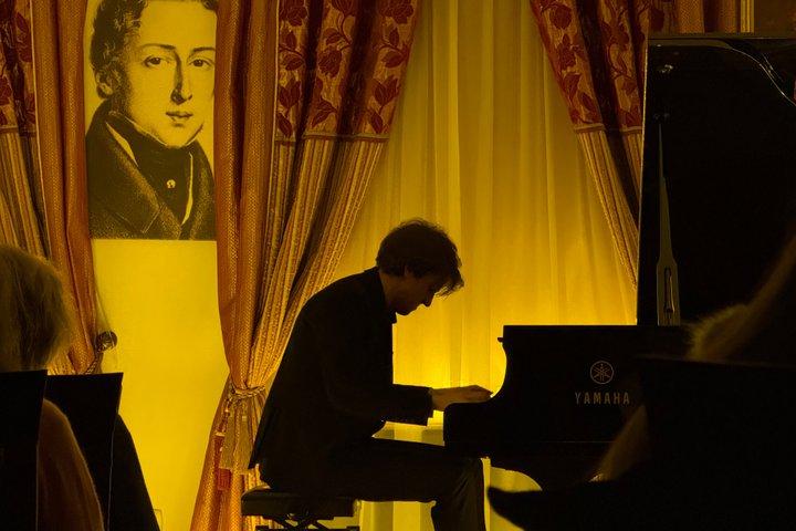 Chopin Piano Concert at Chopin Gallery with a Glass of Wine