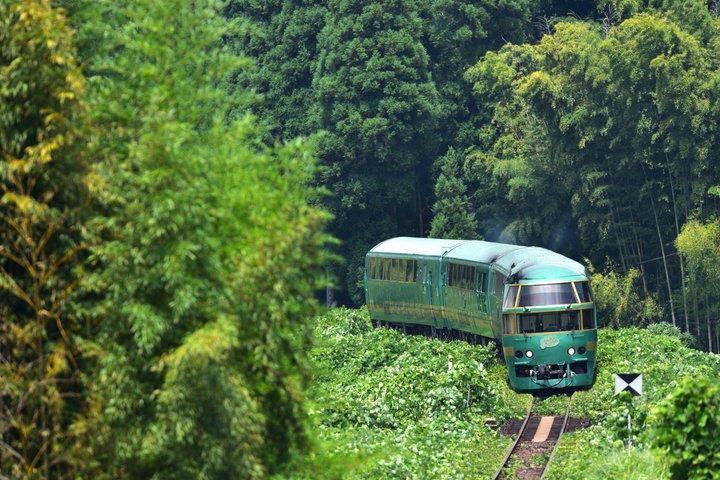 Stroll Around Yufuin with English Guide (Yufuin no Mori Train)