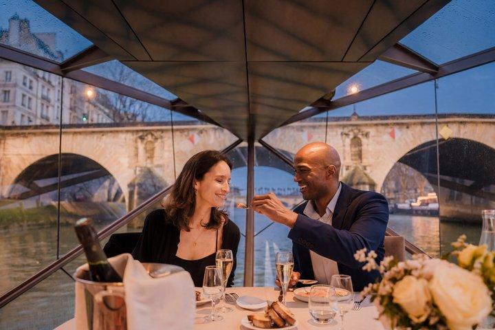 Bateaux Mouches Dinner Cruise on the Seine River in Paris