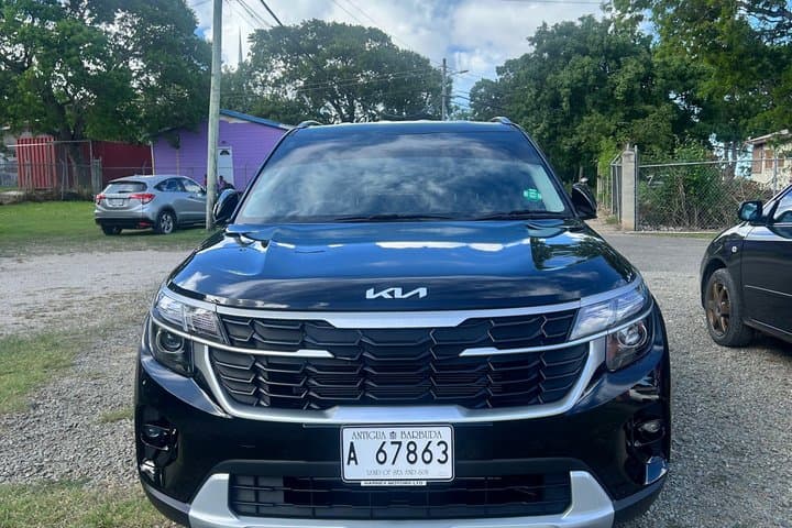 Crown and Key Private Airport Transfers