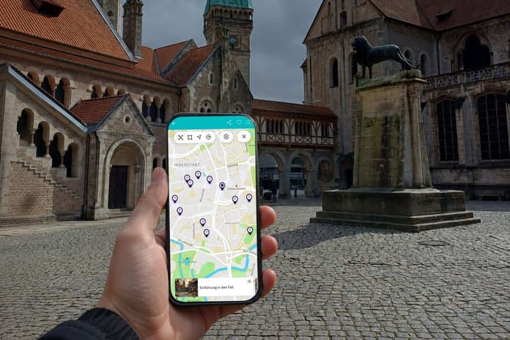 Self-guided crime thriller tour of Braunschweig's center