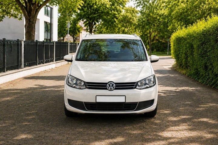 Frankfurt: Private Transfer to/from Airport and City