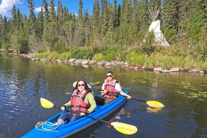 5 Hours Watercraft Rental with Lunch in Yellowknife
