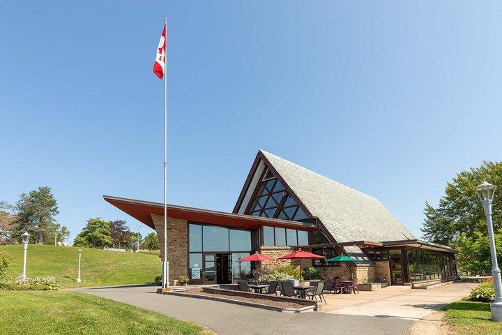 Scenic Cabot Trail Tour with Bell Museum