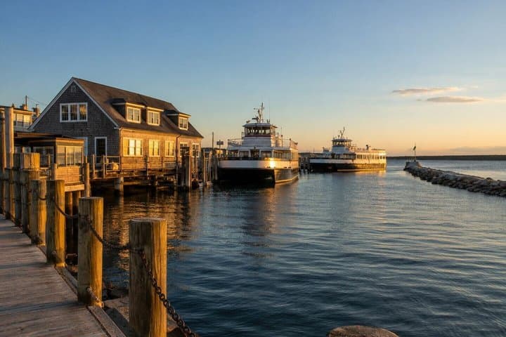 Martha's Vineyard at Your Pace: Iconic Cottages & Lighthouses