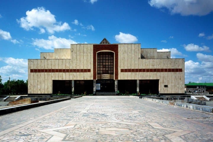 Daytrip from Khiva to Nukus Museum, Mizdakhan and Chilpik Kala