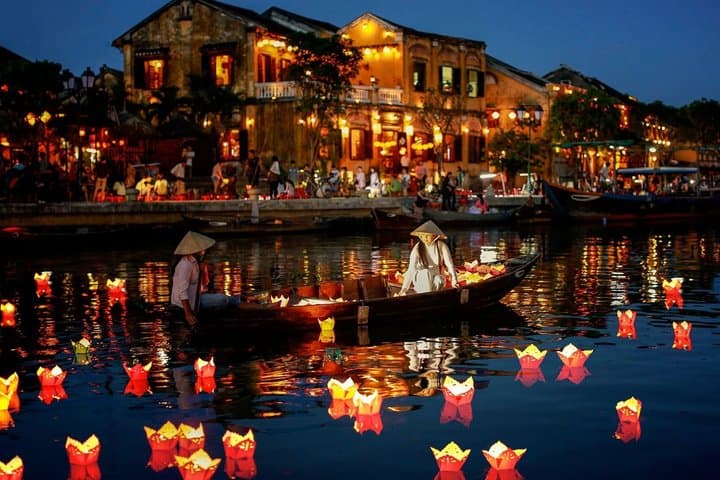 Hoi An Lantern Making Class with Hoai River Boat Ride