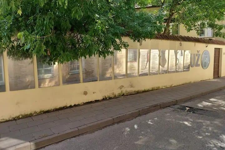 History Loop with Audio and Quiz at Vilnius Self-Guided Tour