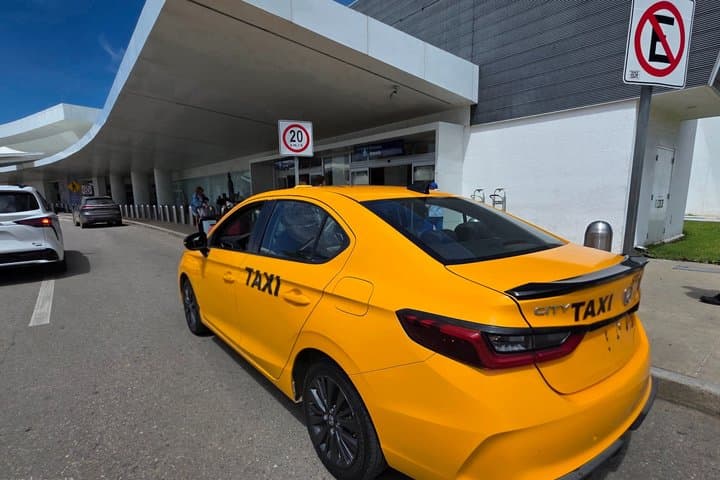 Secure Private Transfer : Downtown Oaxaca Airport (OAX)