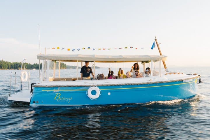 Private Daytime Picnic Boat Cruise (Up to 6 Passengers)