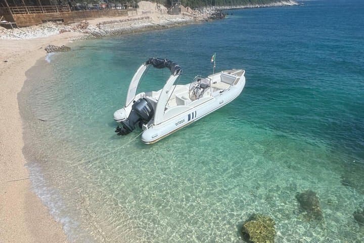 Sarandë: Small-Group Boat Tour Along the Coast by Speedboat