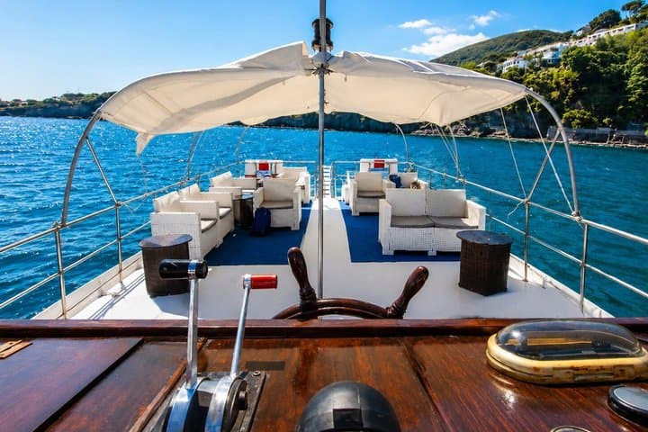 Boat excursion with lunch on board to discover Ischia