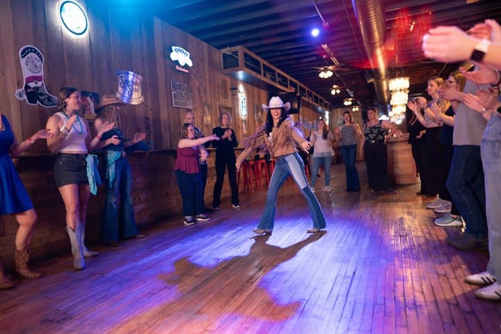 Line Dancing on Broadway + Beginners Level+ Souvenir Video