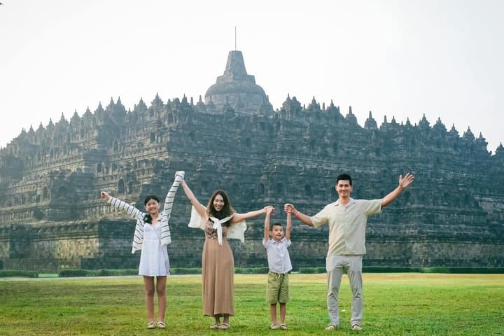 Yogyakarta: Private Car Hire Driver with Costumized Tours