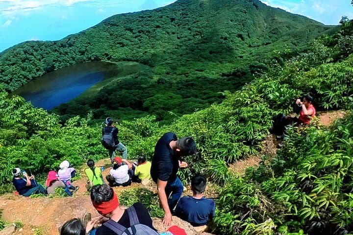Ometepe trekking - Volcano Maderas By Happy Tours