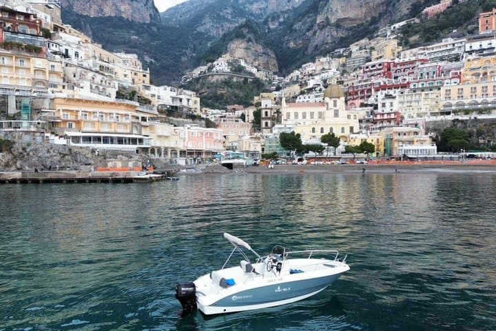 Private Boat Tour of the Amalfi Coast with Aperitif