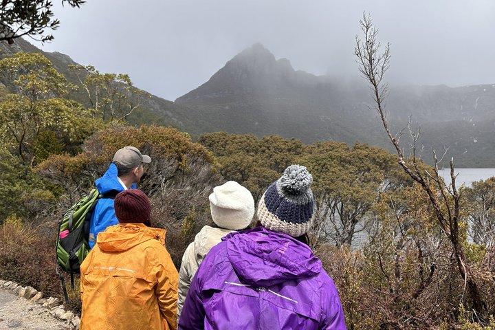 Cradle Mountain Day Tour: Dove Lake Guided Hike with Lunch