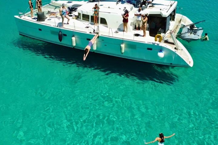 Kos: Small-Group Full-Day Catamaran Boat Trip, Meal, Drinks &Swim