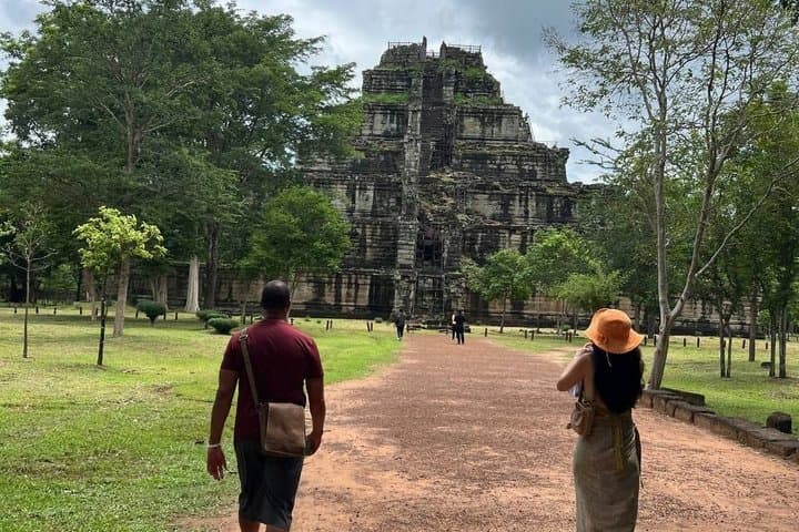 Koh Ker Temple Group & Beng Mealea Full-Day Join-in Tour