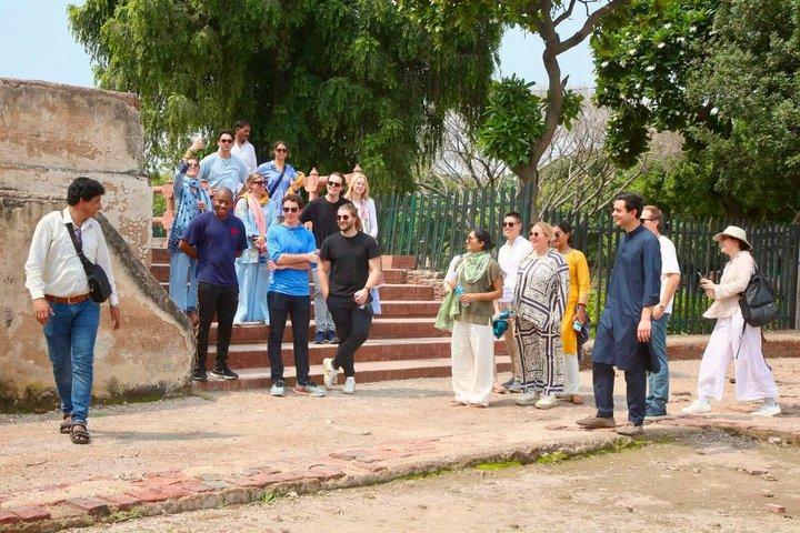 Private Lahore Fort, Walled City Royal Mosque & Wagah Border Tour