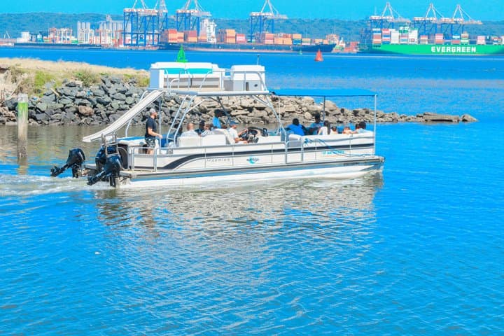 Luxury Harbour Ocean Boat Cruise