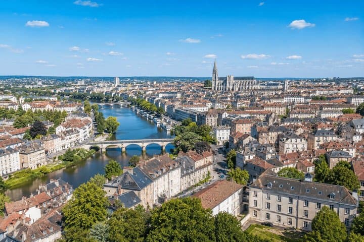 Private 2 Hour Intro City Walk with Local Guide in Limoges