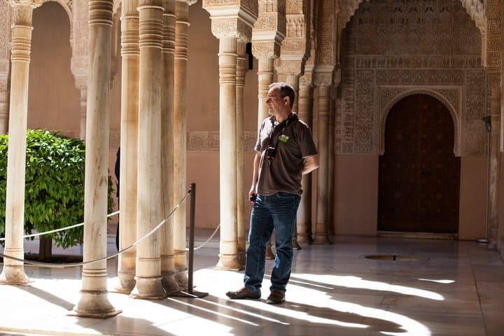 Granada: Alhambra and Nasrid Palaces Ticket with Audioguide