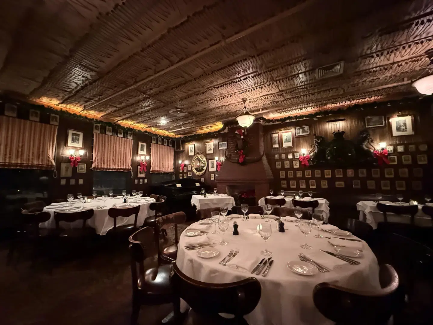 keens steakhouse dress code Keens Steakhouse Is a Shrine to a Bygone New York