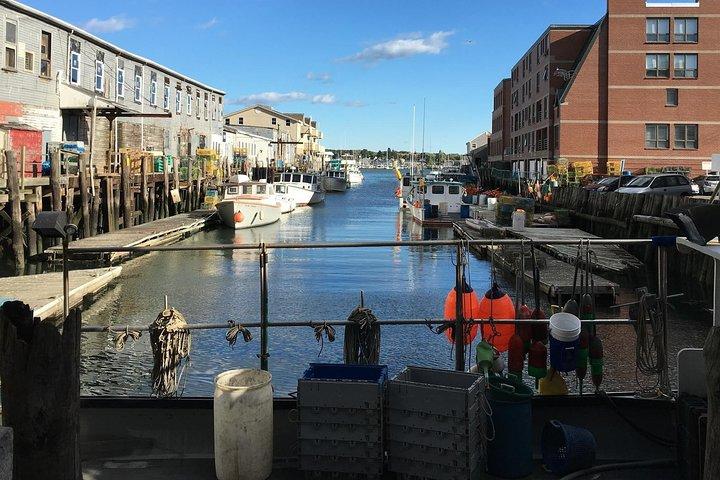 Old Port "Seafood Lovers" Walking Lunch Tour in Portland, Maine
