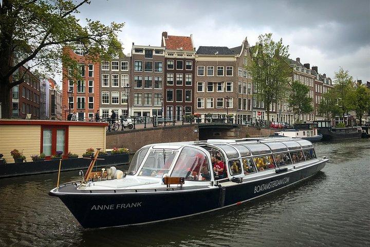 Amsterdam Live Guided Sightseeing Canal Cruise