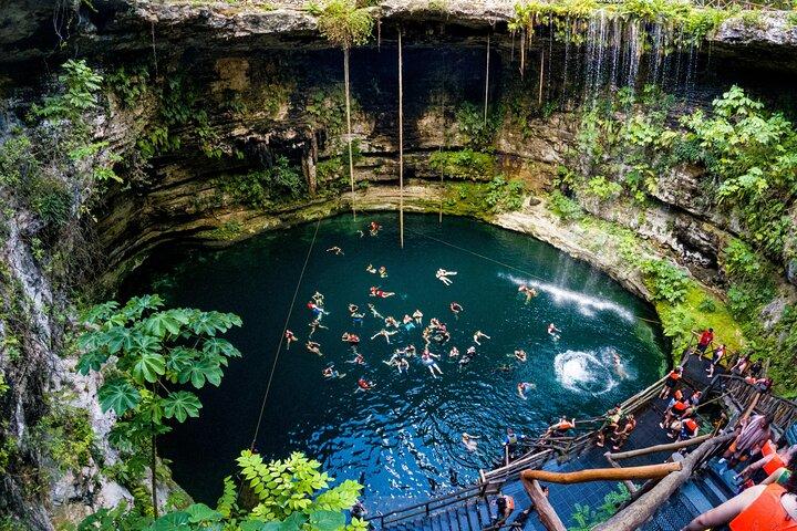 Chichén Itzá, Cenote and Valladolid with Lunch and transportation.