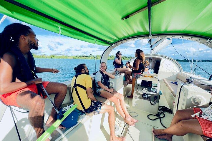 The sailing lagoon – coral snorkeling in small groups (4 hours)