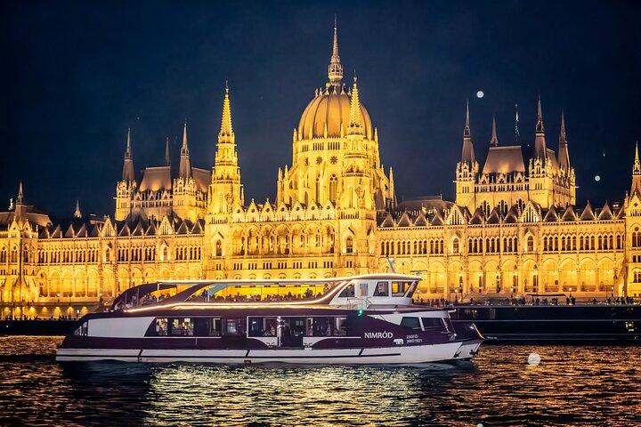 Sightseeing Cruise on the Danube with Audio Guide in Budapest