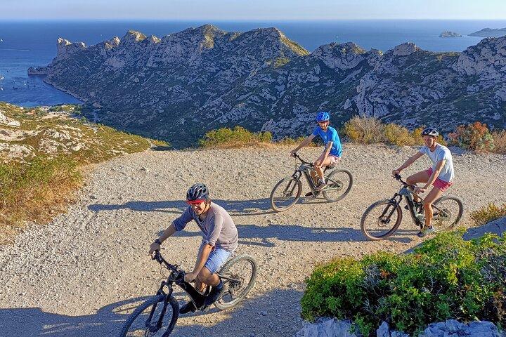 Calanques Panorama e-bike tour in Marseille - National Park
