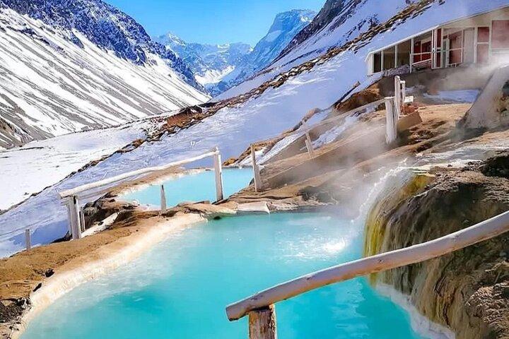 Cajon del Maipo & Embalse El Yeso + Hot Springs, Private Full Day