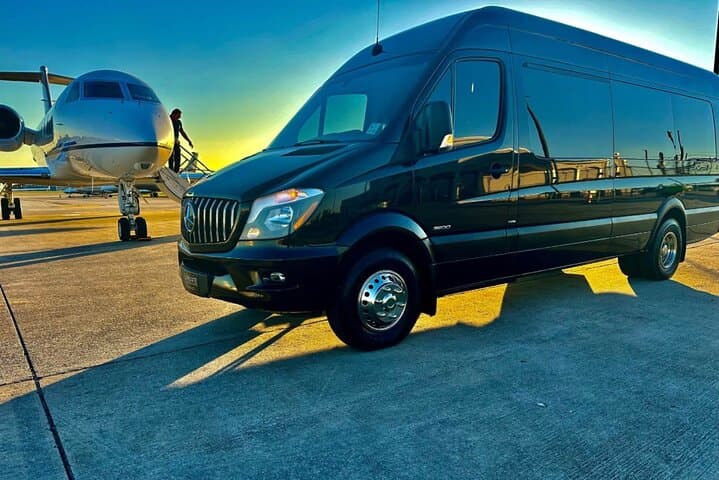 St Thomas Luxury Private Airport Pickup One-Way Or RoundTrip
