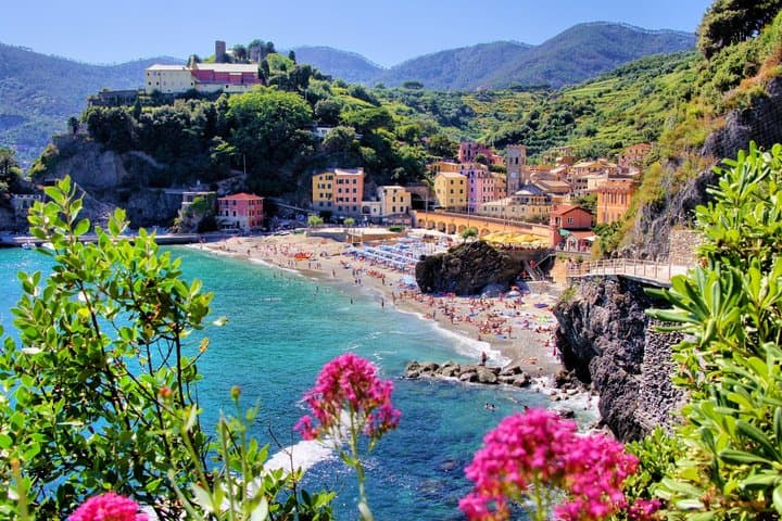 Private Shore Tour: Cinque Terre Coast by Boat from Monterosso