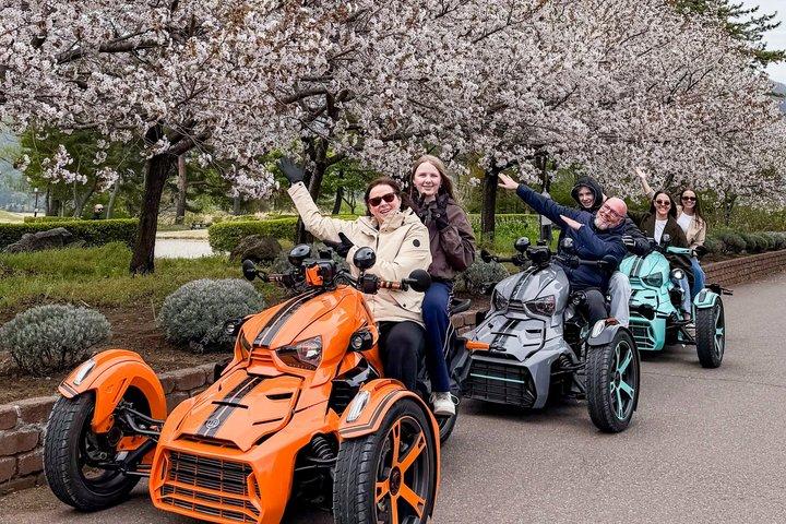 Mt. Fuji Scenic Trike Ride in Lake Kawaguchiko